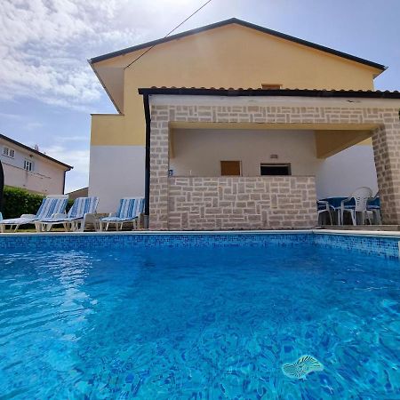 Ara-Zarok Villa บัชกา ภายนอก รูปภาพ