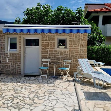 Ara-Zarok Villa บัชกา ภายนอก รูปภาพ
