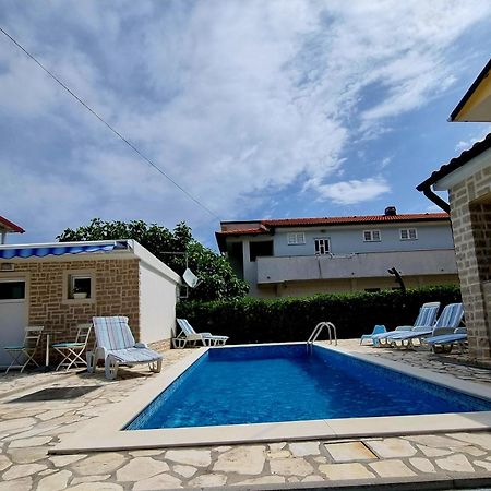 Ara-Zarok Villa บัชกา ภายนอก รูปภาพ