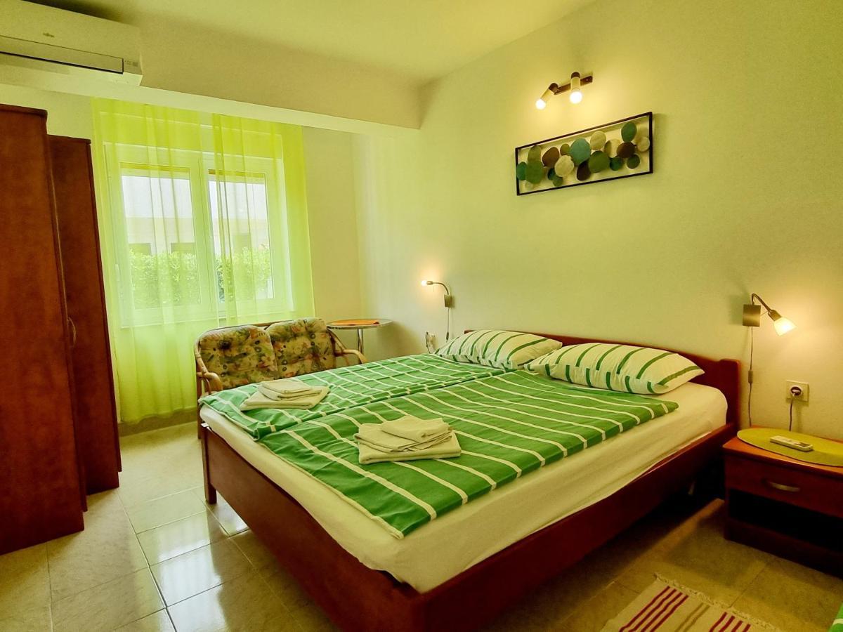 Ara-Zarok Villa บัชกา ภายนอก รูปภาพ