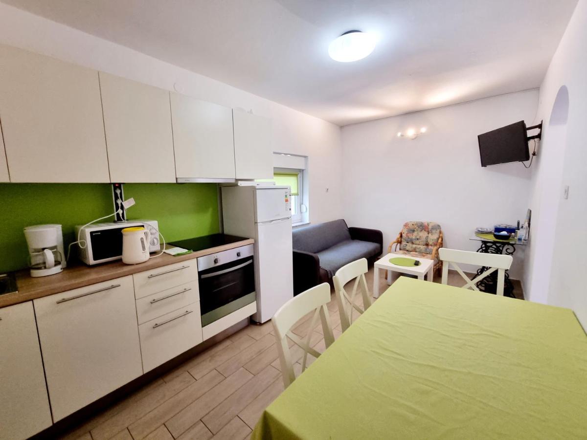 Ara-Zarok Villa บัชกา ภายนอก รูปภาพ