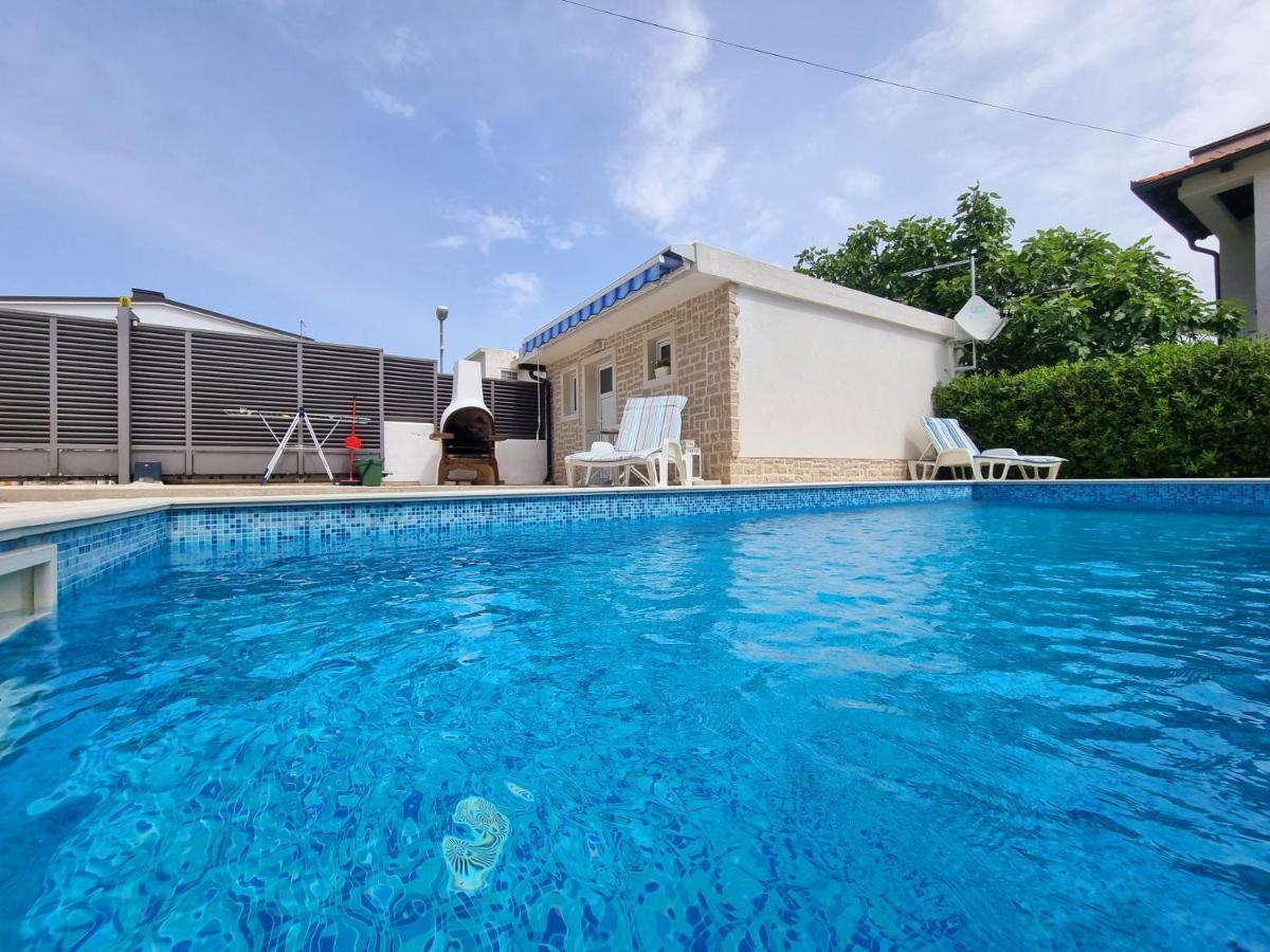 Ara-Zarok Villa บัชกา ภายนอก รูปภาพ